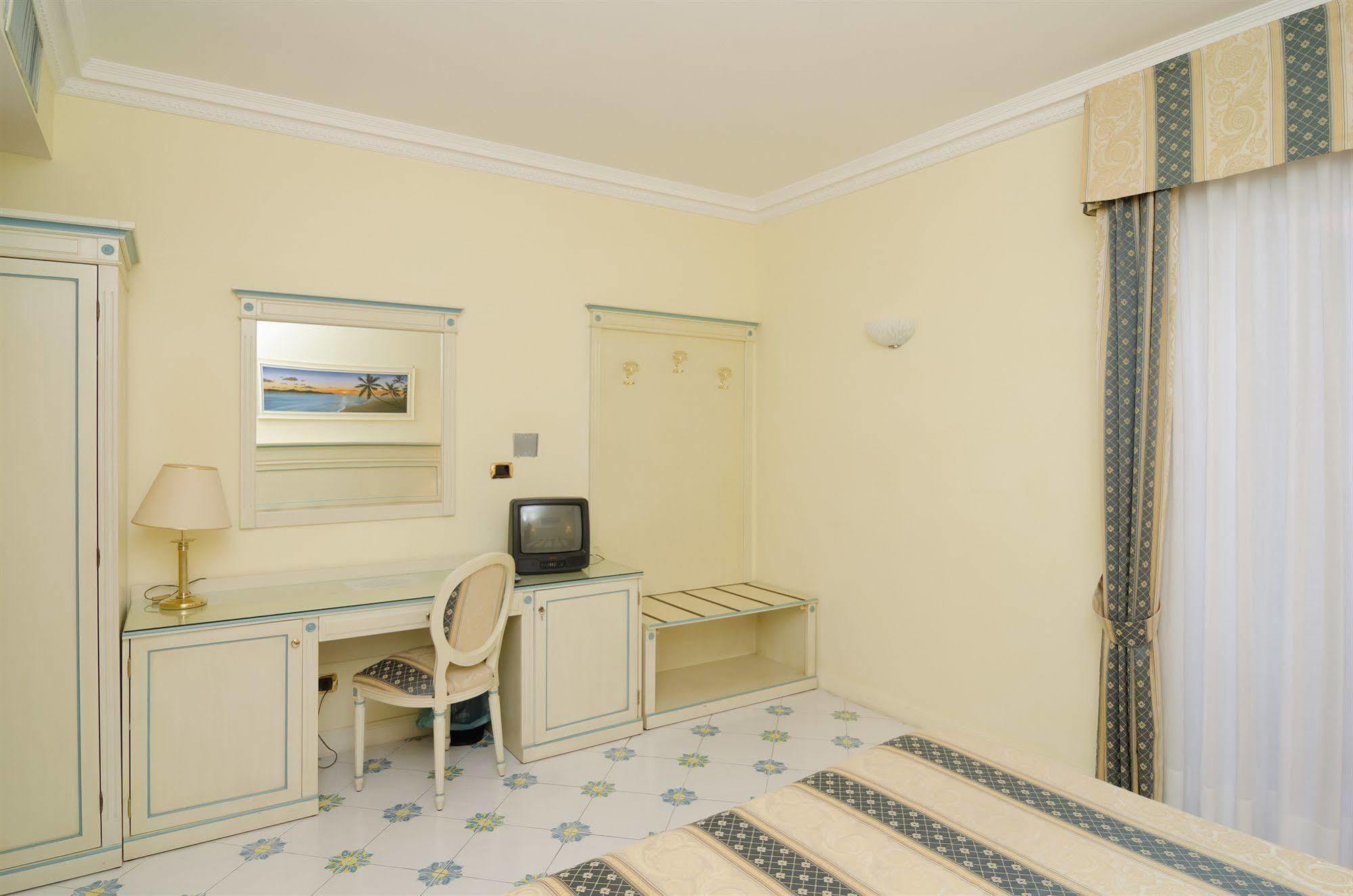Hotel Flora Wellness & Beauty Ischia Exterior foto